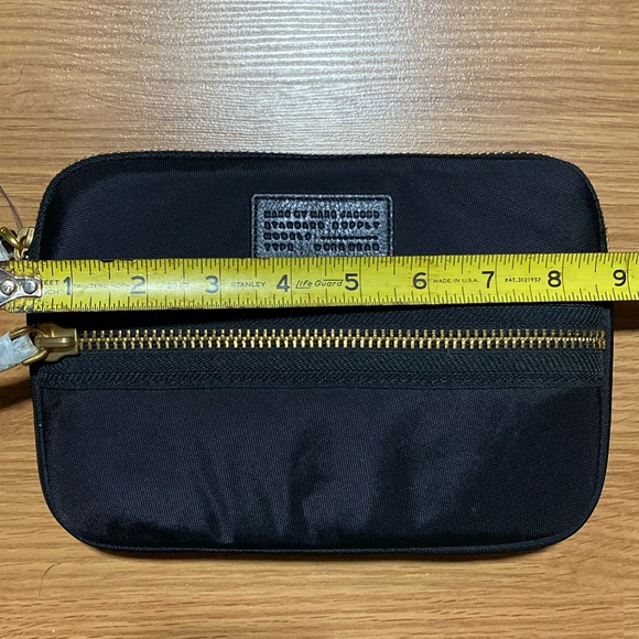 ❤️ Marc by Marc Jacobs Zipper Case Pouch NWT - Picture 3 of 9